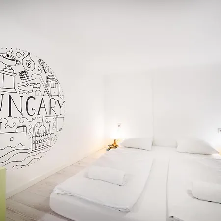 Bpr Vinyl Style With A/c Budapest