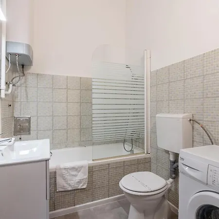 Apartment Bpr Vinyl Style With A/c Budapest